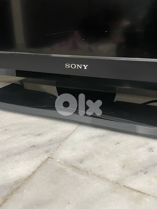 sony bravia 40 inch NOT SMART 1