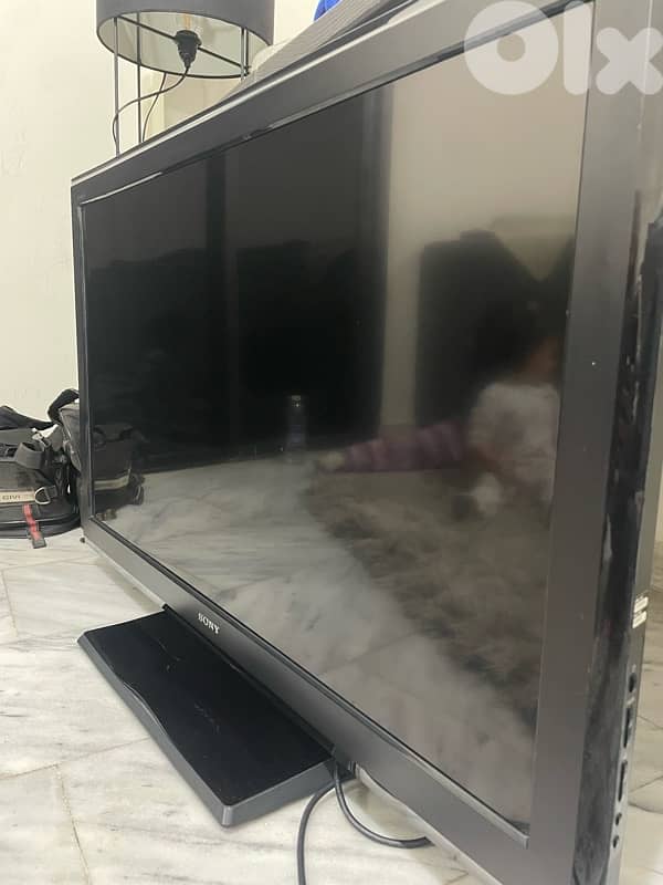 sony bravia 40 inch NOT SMART 2