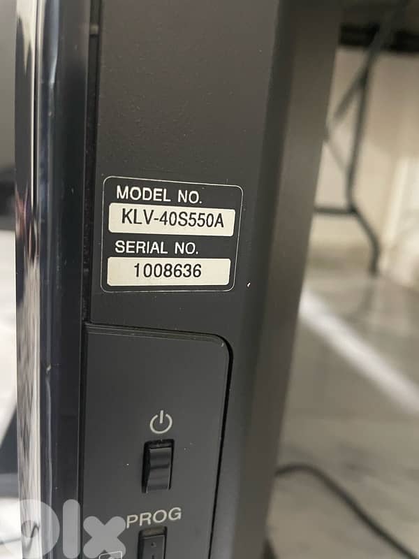 sony bravia 40 inch NOT SMART 3