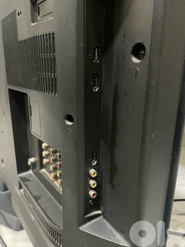 sony bravia 40 inch NOT SMART 7