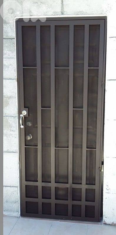 باب حماية حديد250$ مع التركيب