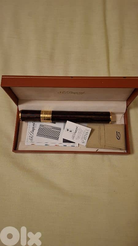 Authentic ST Dupont Cigar Holder and Cutter in Chinese Laquer 1