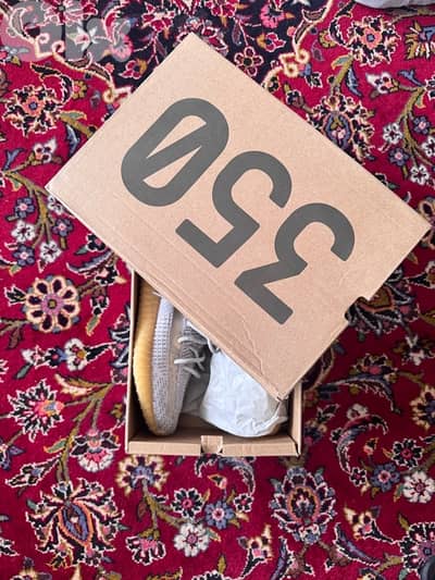 Yeezy size 11 US used like new