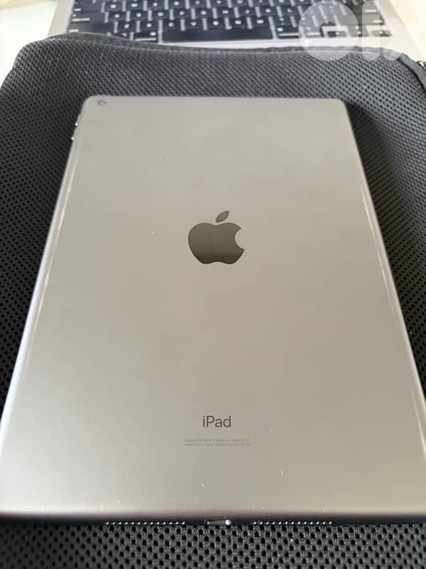 iPad 7th gen Space Gray 1