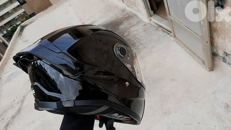 MT black full face helmet 2