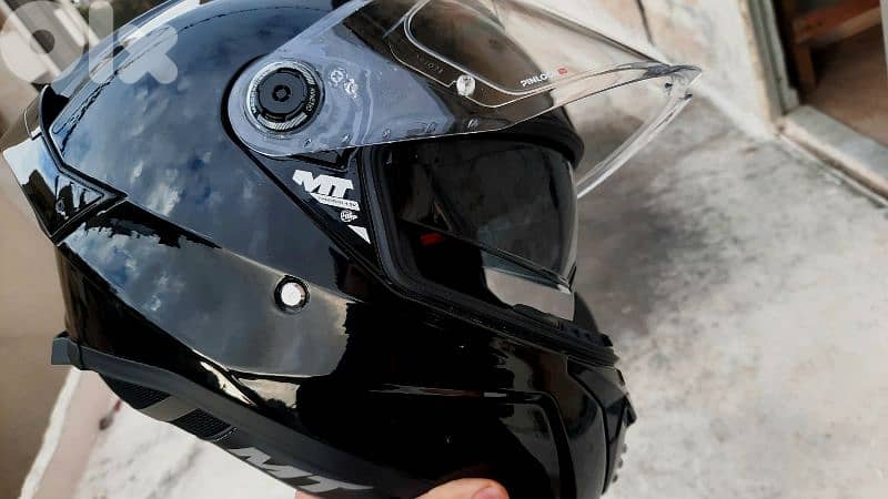 MT black full face helmet 5