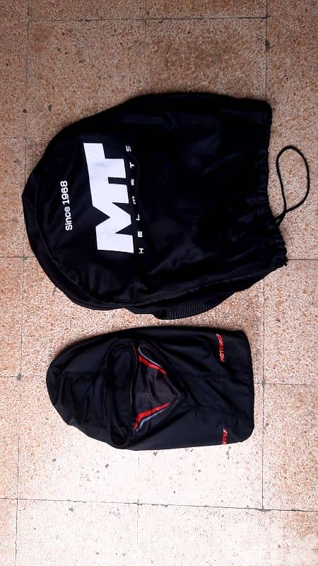 MT black full face helmet 6