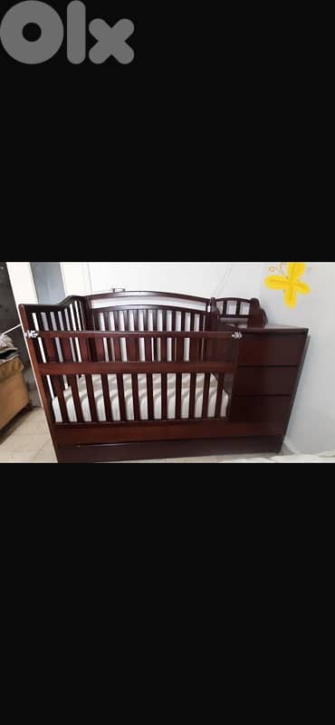 Baby crib with storage for sale