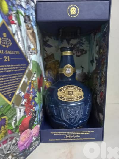 قناني فارغة للعرض اسعار مختلفة اعتبارا من ٧$ القنينة bottles