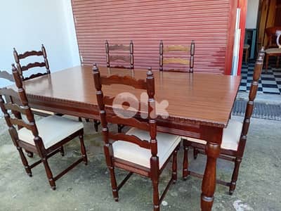 طاولي فرنسي شبه جديد