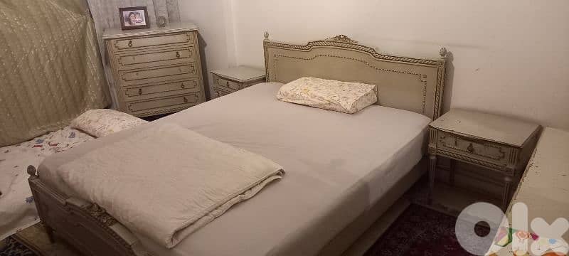 package of many house items 3