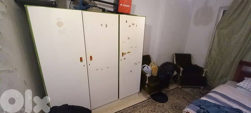 package of many house items 11