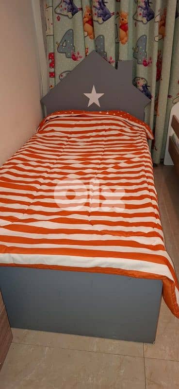 2 single beds very affordable price 2