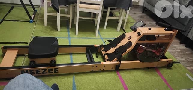Neezee rowing machine