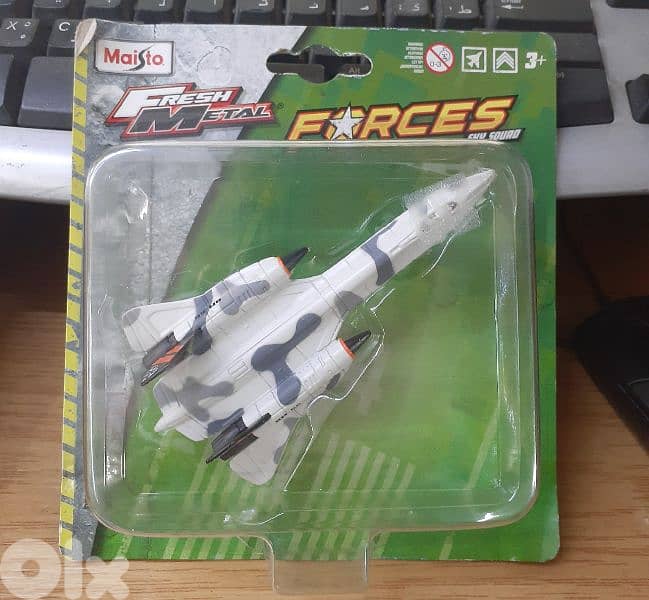 Maisto diecast Plane model Scale 1/144 1