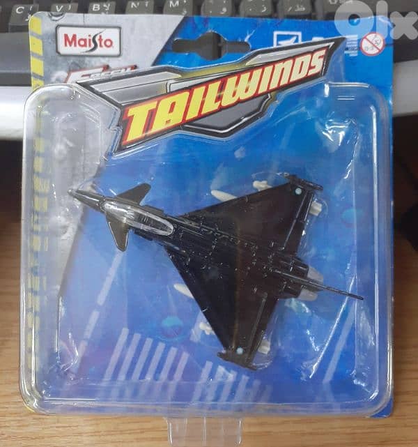 Maisto diecast Plane model Scale 1/144 4