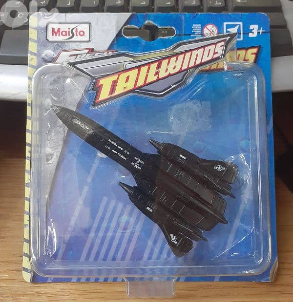 Maisto diecast Plane model Scale 1/144 5