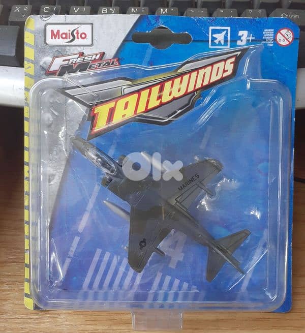 Maisto diecast Plane model Scale 1/144 7