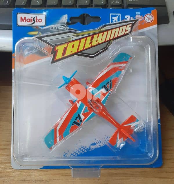 Maisto diecast Plane model Scale 1/144 10