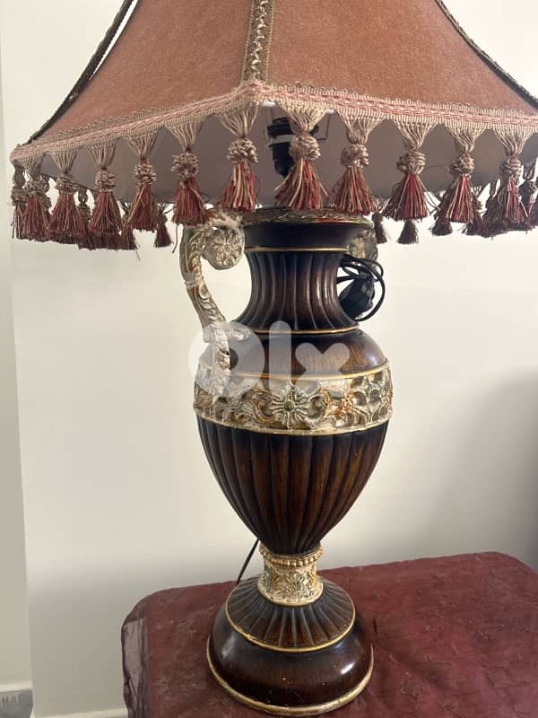 Elegant Vintage Table Lamp with Tassel Shade 1