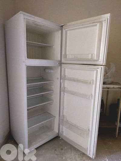 براد شبه جديد Mere Like New Refrigerator