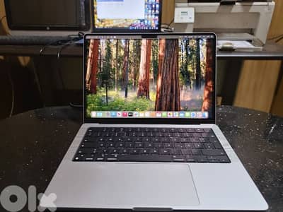 Macbook pro (M4 max) 32 ram 1t