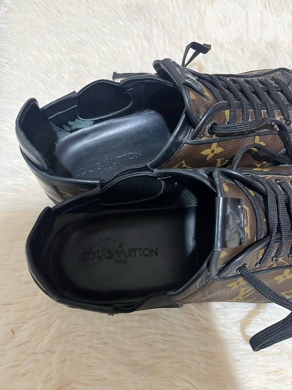 L  V  men monogram sneakers shoes 4