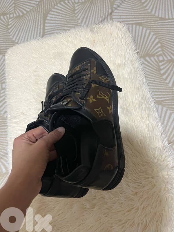 L  V  men monogram sneakers shoes 6