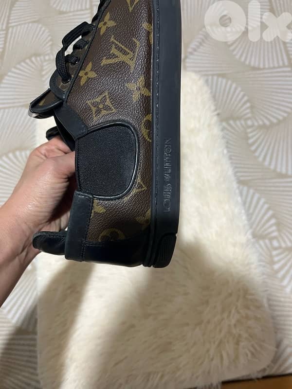 L  V  men monogram sneakers shoes 9