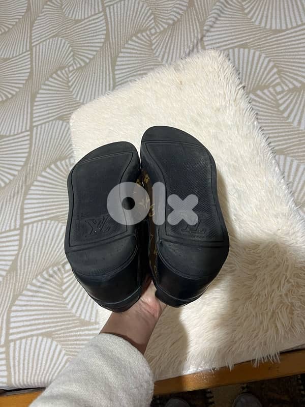 L  V  men monogram sneakers shoes 10