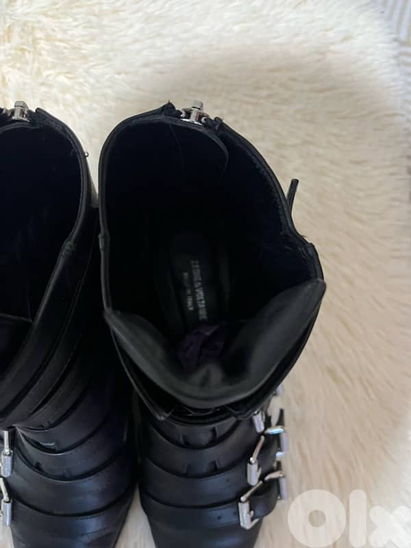 Z @dig  V. moto biker belted booties size 37! 3