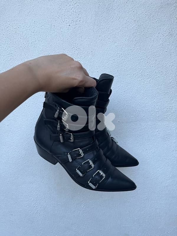 Z @dig  V. moto biker belted booties size 37! 4