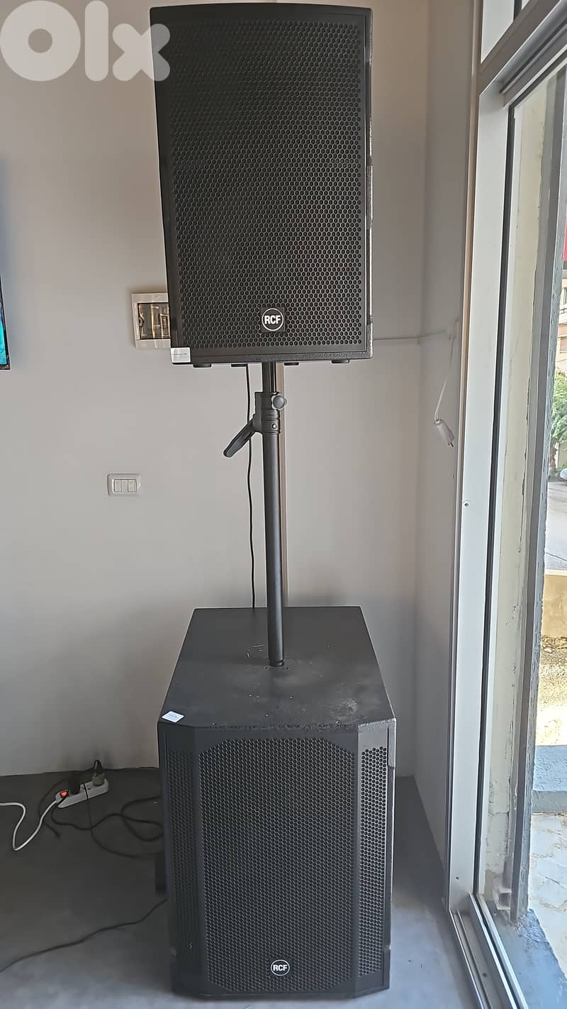 professional stage speakers 1