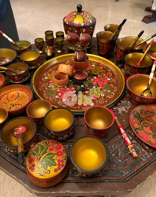 Vaisselle artisanale Khokhloma 1