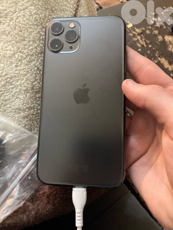 iphone 11 pro 2