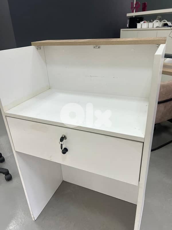 nail salon reception + manicure table 2