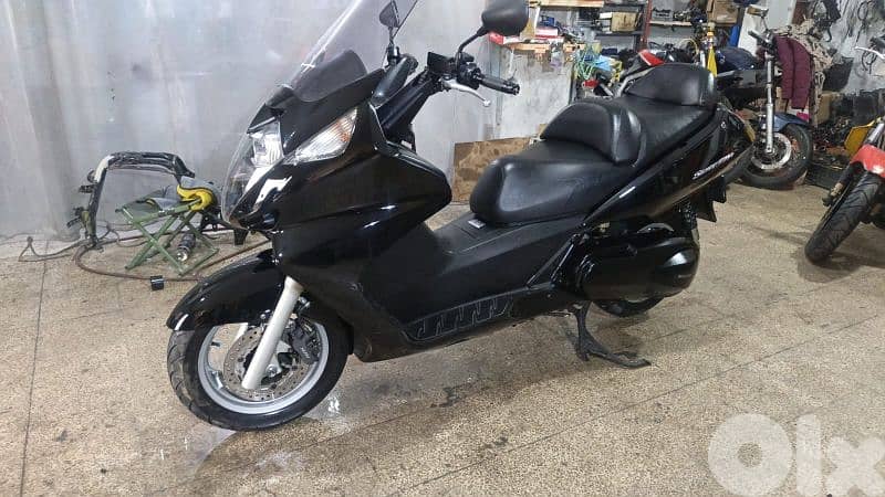 Silver Wing 400 cc T-mode 1