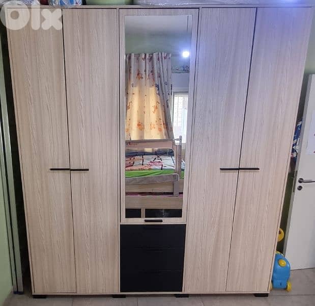 kids bedroom used in good condition 2