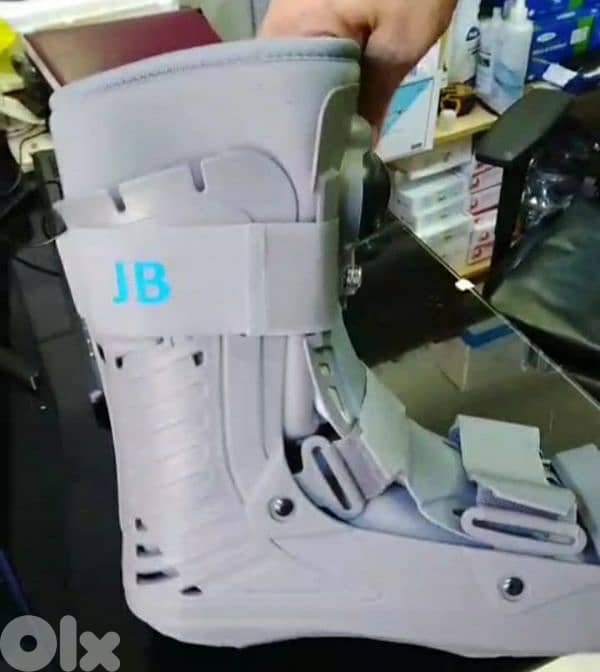 braceability walking shoe 1