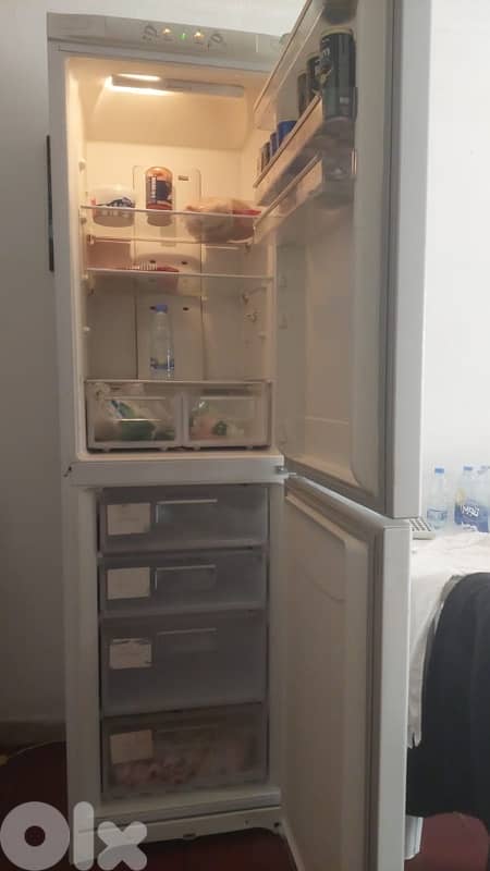 Refrigerator with Freezer Good condition 1