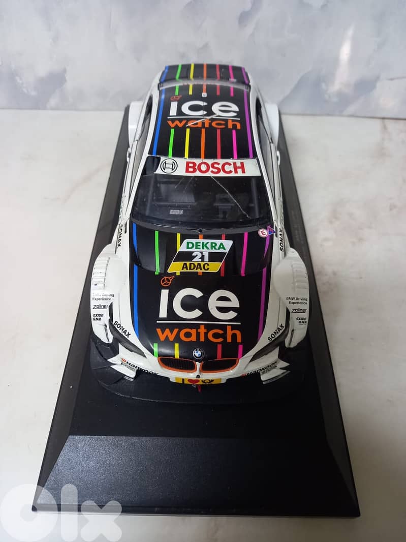 1:18 scale diecast model of the BMW M4 DTM by Minichamps 2