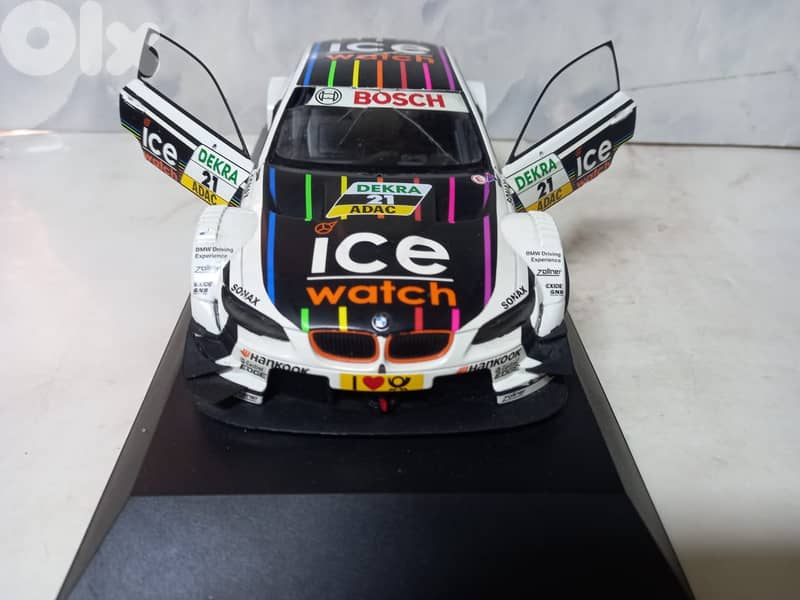 1:18 scale diecast model of the BMW M4 DTM by Minichamps 3