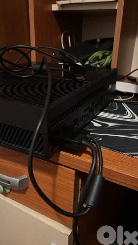 Xbox one + steering wheel (both in perfect condition ] 1