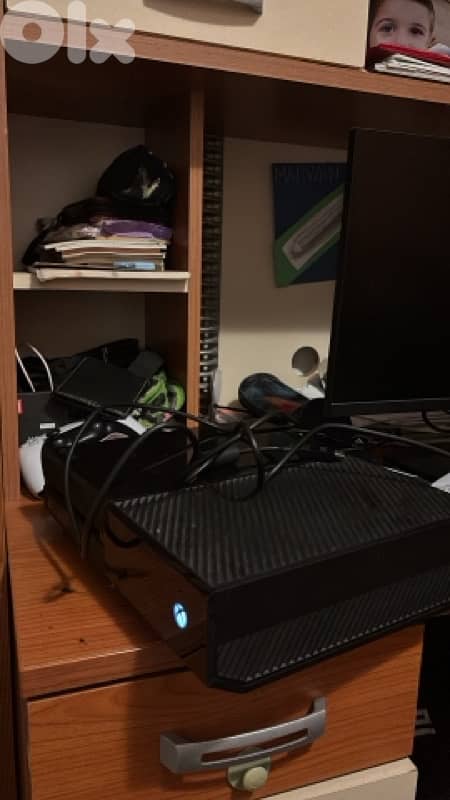 Xbox one + steering wheel (both in perfect condition ] 2