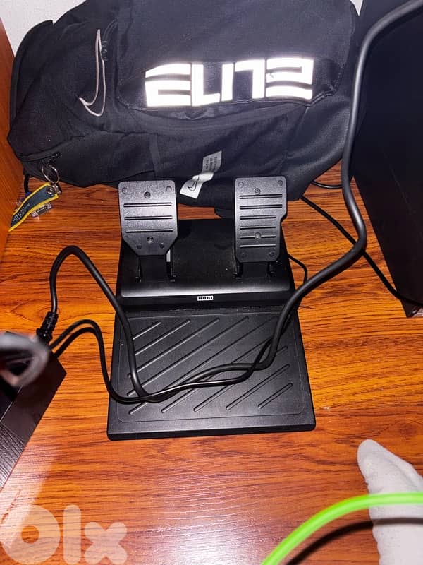 Xbox one + steering wheel (both in perfect condition ] 3