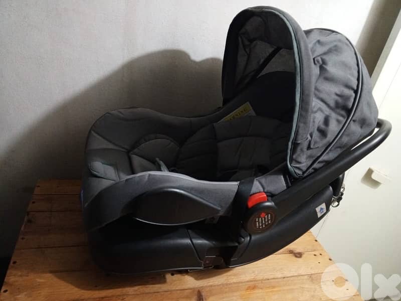 2 car seats for sale 1