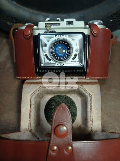 Elite medium format film camera