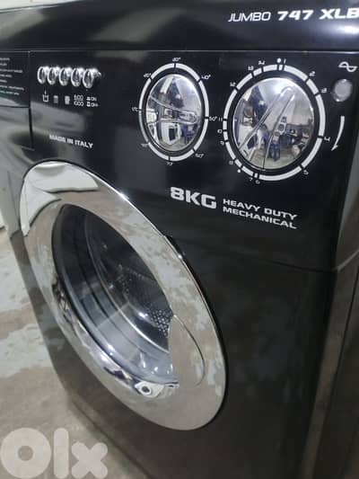 غسالا كامبو متك  ايطاليه  8 كيلو لون مميز  شبه جديده  1000برمه تنشيف