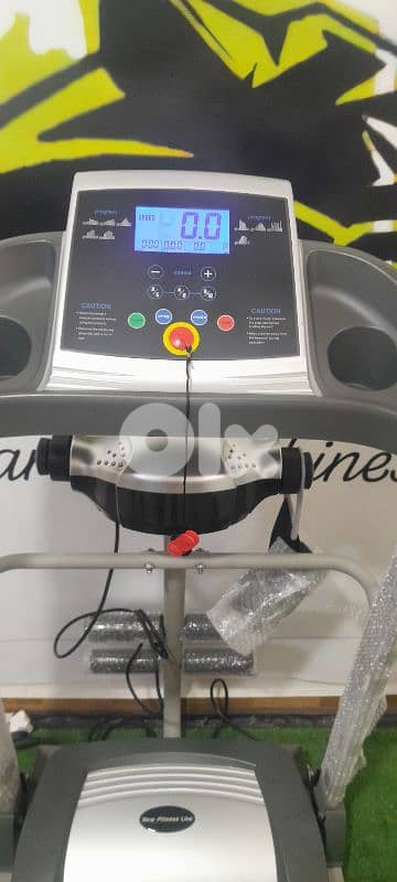 treadmill sports machines 2hp motor power  like new 4