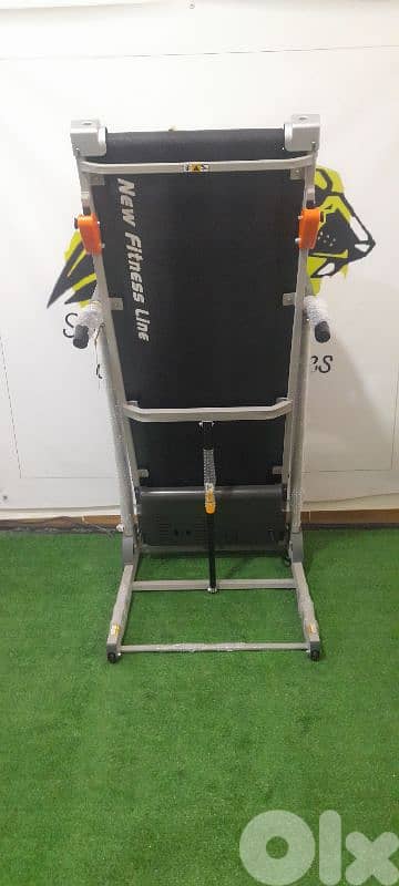 treadmill sports machines 2hp motor power  like new 5